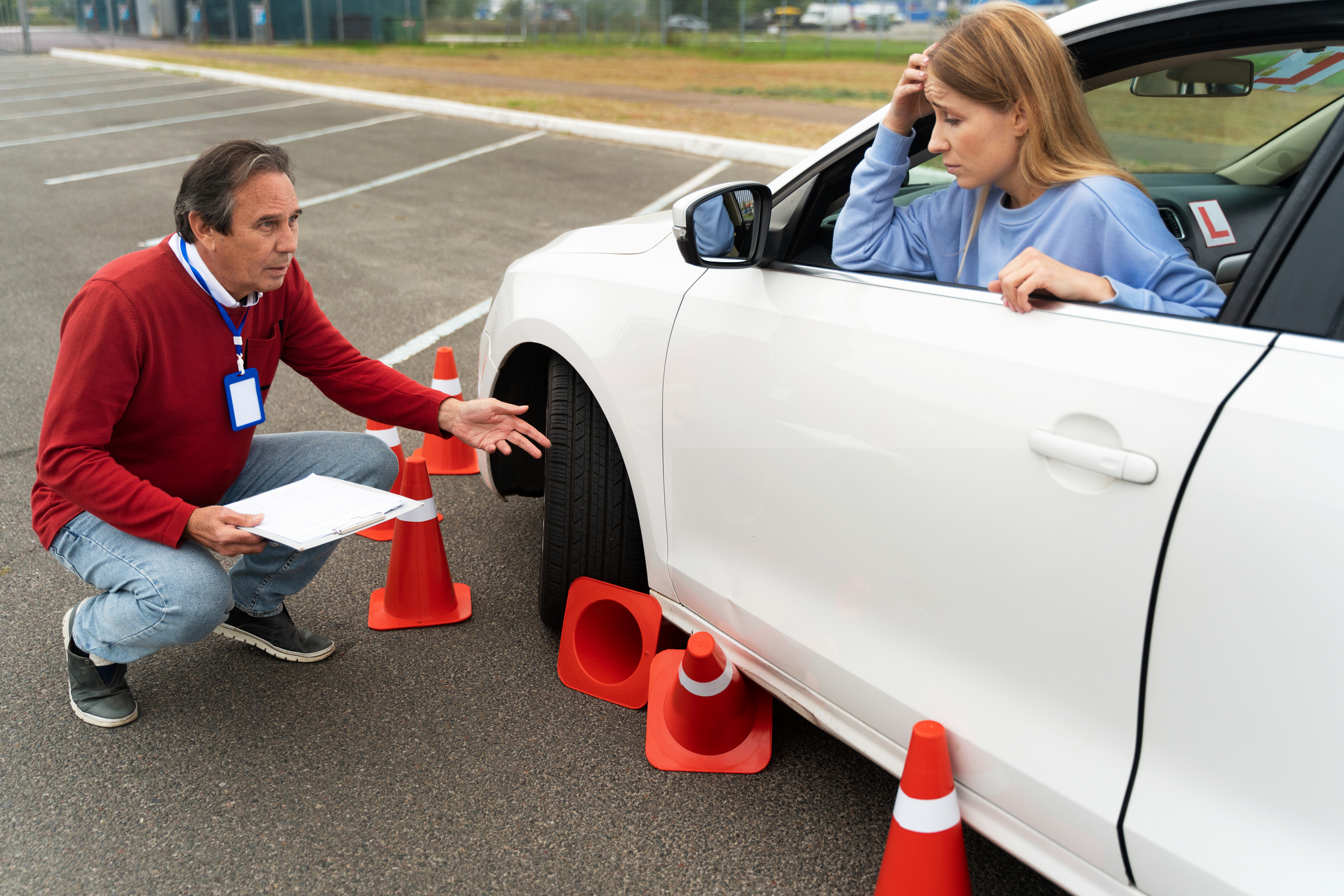 Clases de refuerzo de conducción en Bogotá con instructor