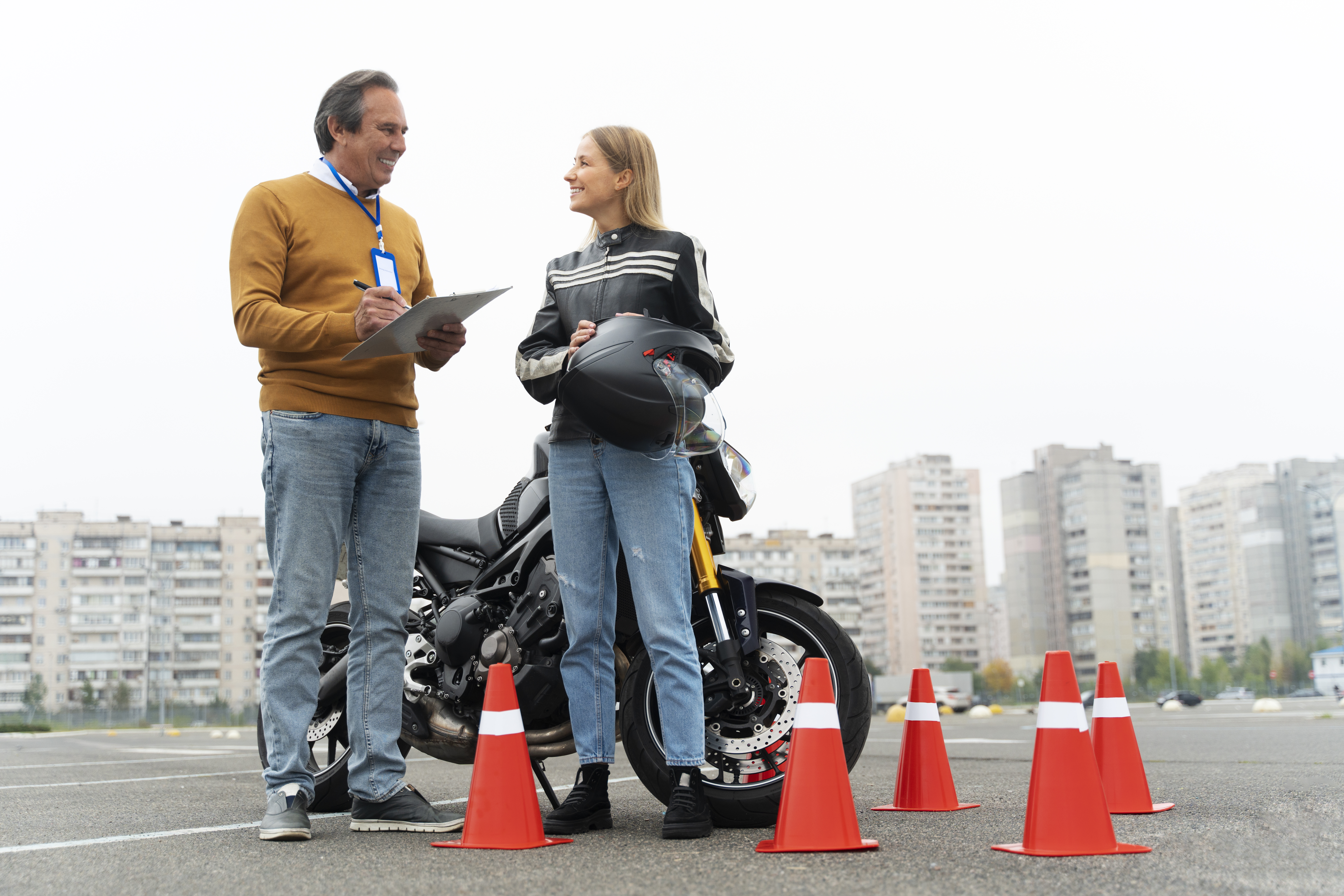 Clases de refuerzo de conducción en Bogotá con instructor